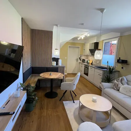 Charmantes Mit Gemuetlichem Flair Ausserhalb Gelegen Apartament *